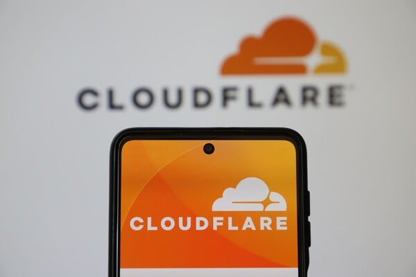 CLOUDFLARE ΒΛΑΒΗ ΜΠΛΑΚ ΑΟΥΤ ΙΝΤΕΡΝΕΤ ΔΙΑΔΙΚΤΥΟ