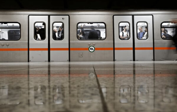 ΜΕΤΡΟ ΜΠΛΑΚ ΑΟΥΤ