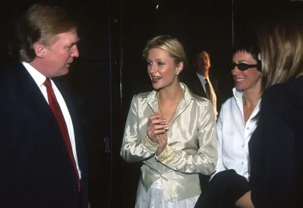 ΧΙΛΤΟΝ ΜΑΞΓΟΥΕΛ ΕΠΣΤΑΙΝ ΤΡΑΜΠ