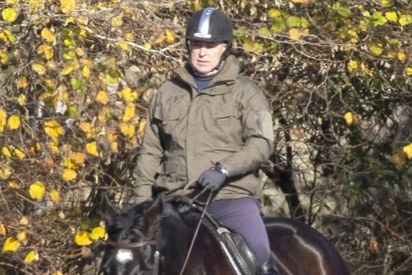 Πρίγκιπας Άντριου: Η πρώτη δημόσια εμφάνιση μετά την αφαίρεση όλων των τίτλων του