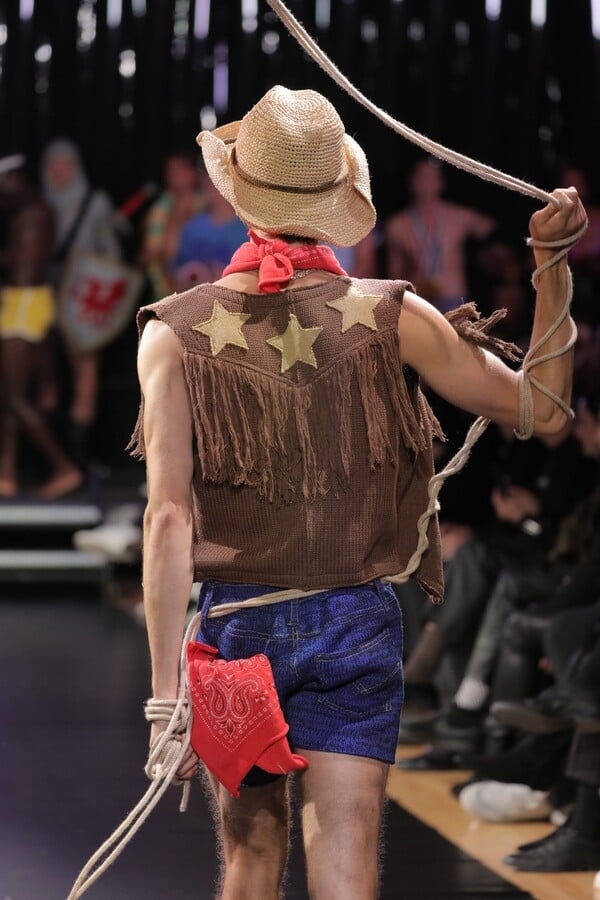 Κοντά στην άγρια καρδιά αυτού του κόσμου/ από τον Πάνο Μιχαήλ