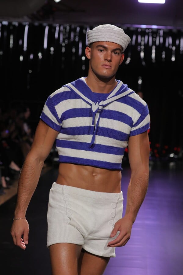 Κοντά στην άγρια καρδιά αυτού του κόσμου/ από τον Πάνο Μιχαήλ