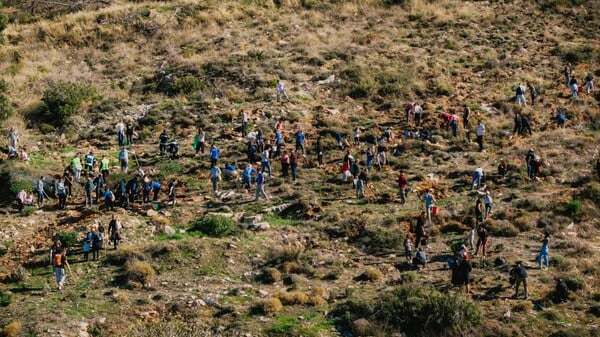 Μια καταπράσινη Κυριακή με το φυσικό μεταλλικό νερό ΒΙΚΟΣ και τη we4all