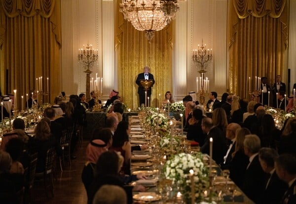 ΜΑΣΚ ΡΟΝΑΛΝΤΟ ΛΕΥΚΟΣ ΟΙΚΟΣ ΣΑΟΥΔΙΚΗ ΑΡΑΒΙΑ