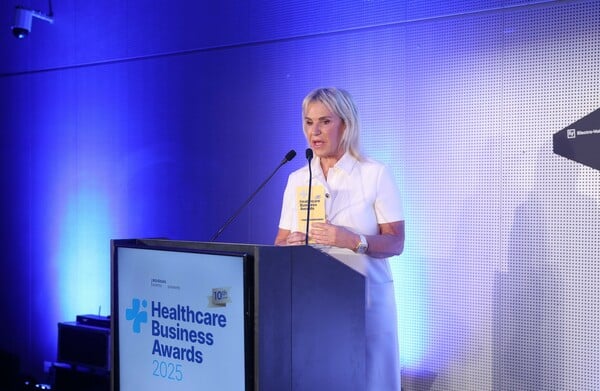 Τιμητικό βραβείο στην Ιουλία Τσέτη στα Health Care & Business Awards