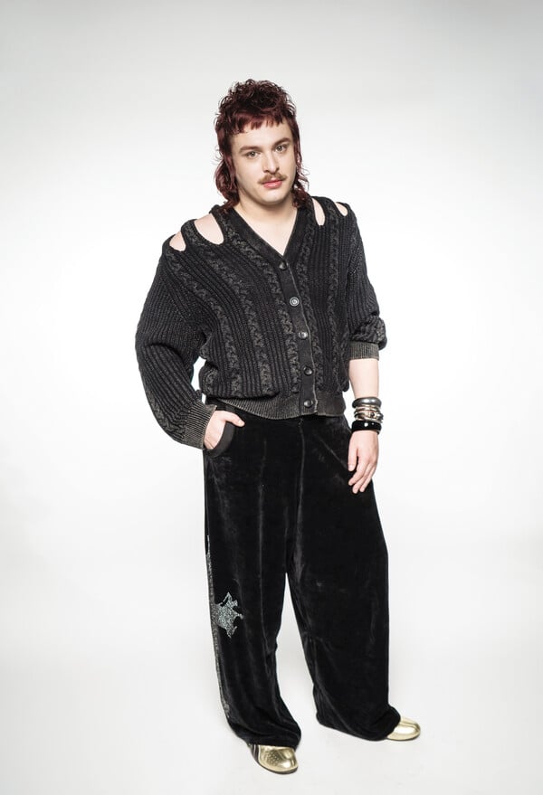 ΕΠΕΞ Κωνσταντίνε, τι φοράς σήμερα και πόσο κοστίζει;