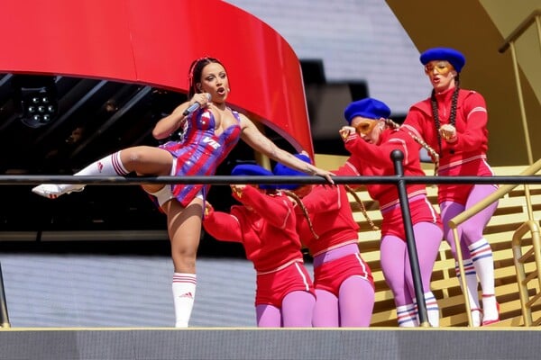 «Δεν σας έχω ανάγκη και δεν είμαι η μαϊμού σας» – Η Doja Cat αντιδρά στα σχόλια των φαν της για τη νέα περιοδεία της