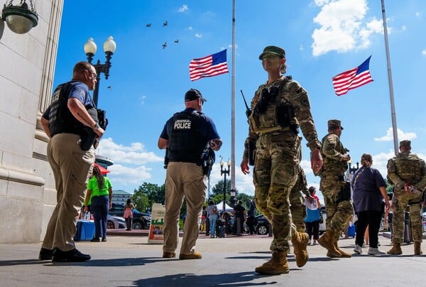 ΗΠΑ ΕΘΝΟΦΡΟΥΡΑ ΝΤΟΝΑΛΝΤ ΤΡΑΜΠ