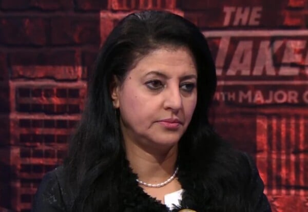 ΚΑΣΟΓΚΙ ΧΗΡΑ ΑΝΤΙΔΡΑΣΗ ΤΡΑΜΠ ΜΠΙΝ ΣΑΛΜΑΝ