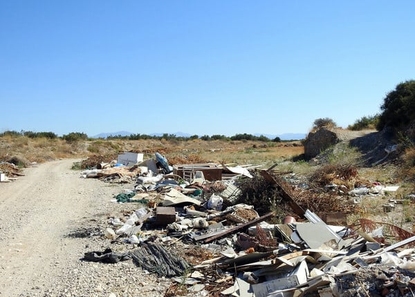 Ποταμός Τάνος: Καταγγελία για εκτεταμένη ρύπανση - Φόβοι για μεταφορά ρύπων στη θάλασσα
