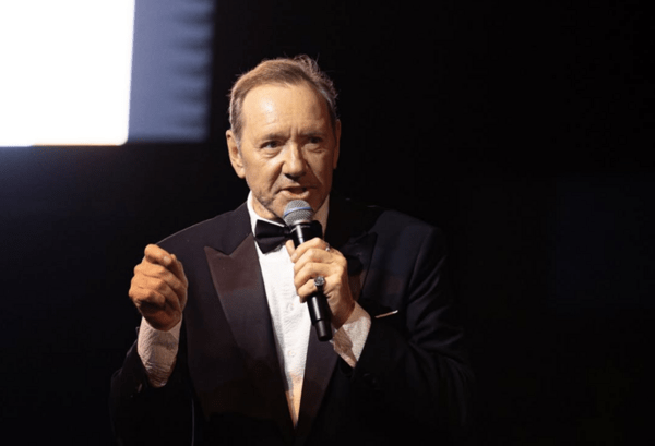 Κέβιν Σπέισι: 