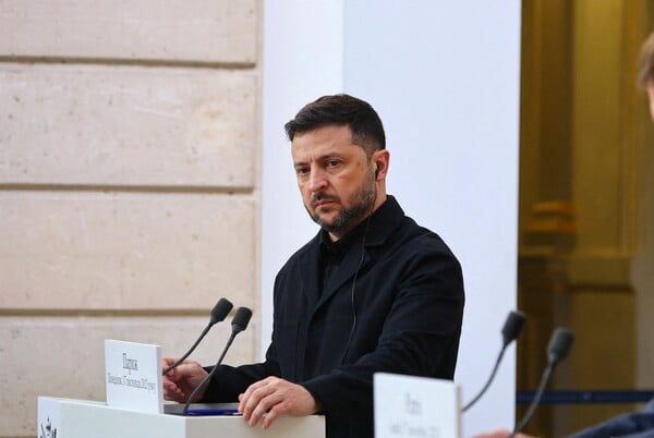 ΗΠΑ: Εάν δεν υπογράψει ο Ζελένσκι, η Ουκρανία θα βρεθεί αντιμέτωπη με χειρότερη συμφωνία