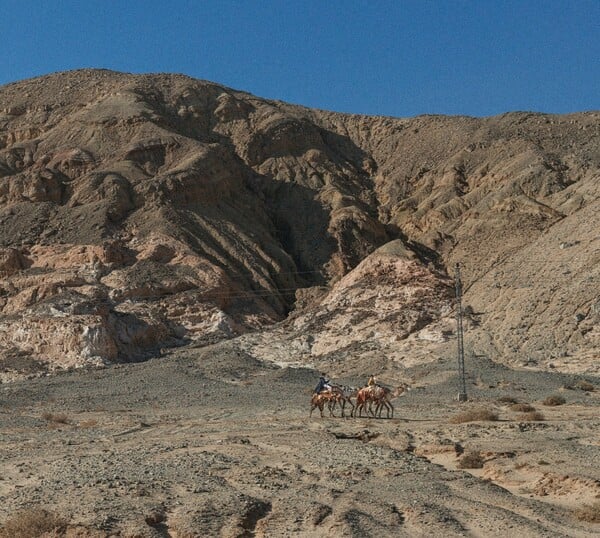  Τα βουνά στην έρημο του Σινά, στις 6 το πρωί.