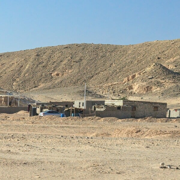  Τα βουνά στην έρημο του Σινά, στις 6 το πρωί.