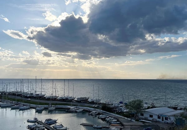 Θεσσαλονίκη: Ανήλικες βρέθηκαν μεθυσμένες και ημιλιπόθυμες στην παραλία της Καλαμαριάς