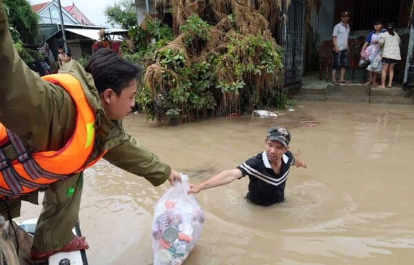 ΒΙΕΤΝΑΜ ΠΛΗΜΜΥΡΕΣ ΝΕΚΡΟΙ