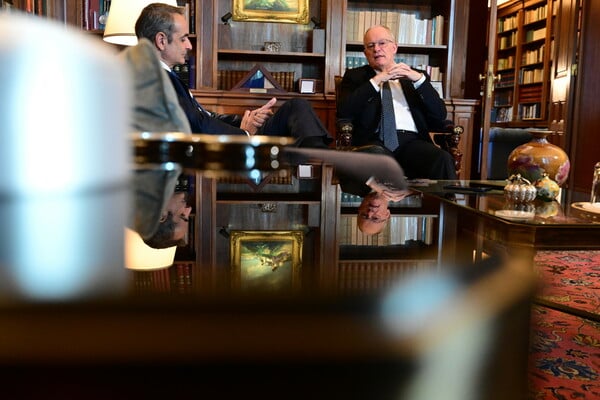Συνάντηση Τασούλα – Μητσοτάκη στο Προεδρικό: «Η Ελλάδα από περιφερειακός παίκτης στην ενέργεια γίνεται πρωταγωνιστής»