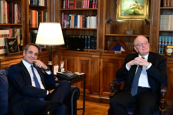 Συνάντηση Τασούλα – Μητσοτάκη στο Προεδρικό: «Η Ελλάδα από περιφερειακός παίκτης στην ενέργεια γίνεται πρωταγωνιστής»