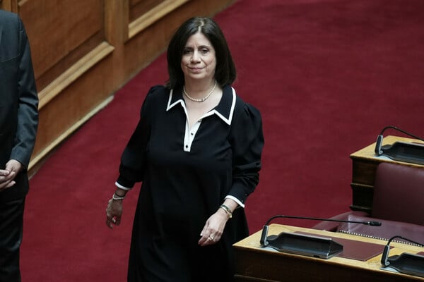 Πλεύση Ελευθερίας: Ορκίστηκε η Έλλη Ρούσου