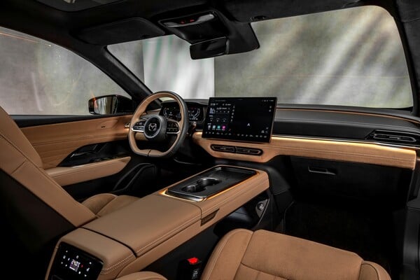 Η «ήσυχη» πολυτέλεια του νέου Mazda 6e