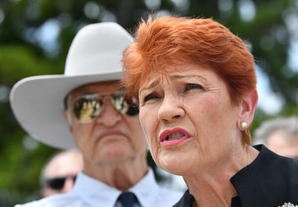 ΑΥΣΤΡΑΛΙΑ ΜΠΟΥΡΚΑ ΑΚΡΟΔΕΞΙΑ ΓΕΡΟΥΣΙΑΣΤΗΣ