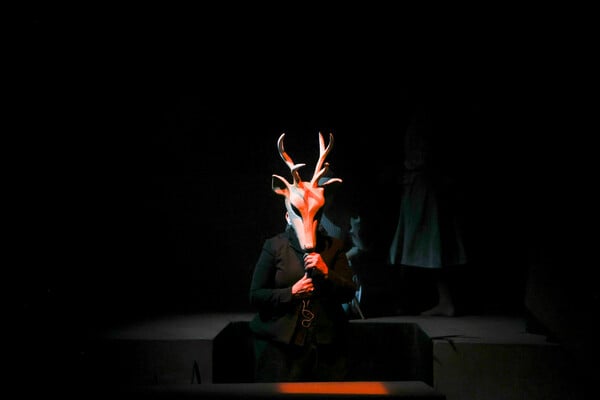 ΕΠΕΞΕΡΓ. Το πλατωνικό Συμπόσιο στη χώρα των νεκροζωντανών