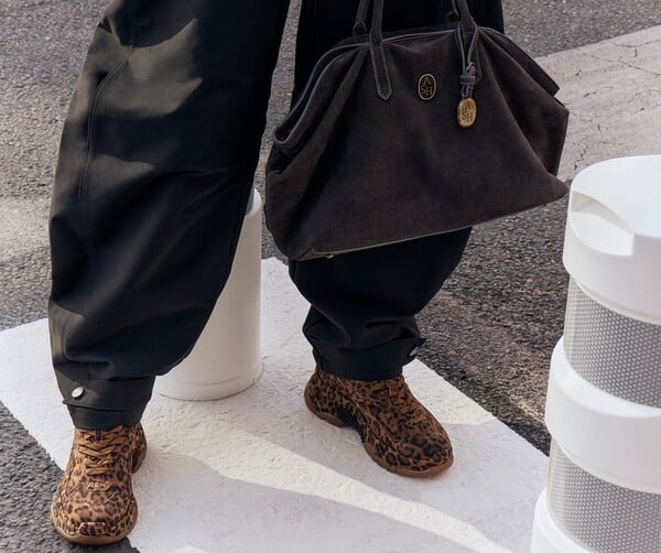 ASH FW25: Η άγρια, ρομαντική επανάσταση της νέας Bold Type θηλυκότητας