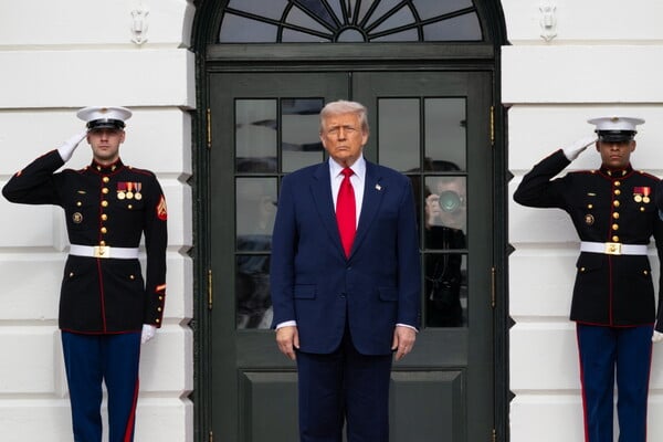 Ντόναλντ Τραμπ Τζόρτζια Πιτ Σκανδαλάκης 