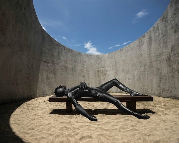 Όταν ο κόσμος καίγεται πιο γρήγορα από εμάς/ από τον Πάνο Μιχαήλ