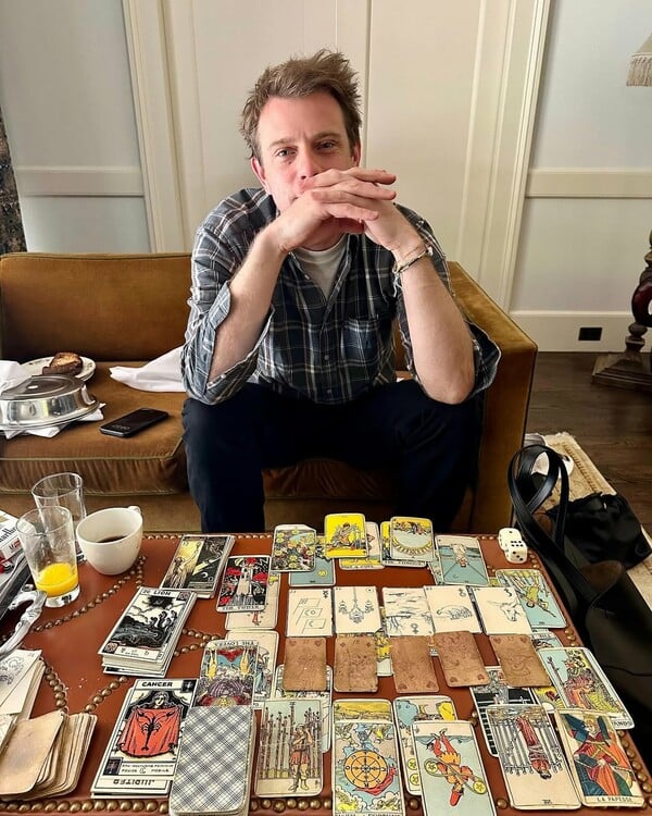 Όταν ο κόσμος καίγεται πιο γρήγορα από εμάς/ από τον Πάνο Μιχαήλ