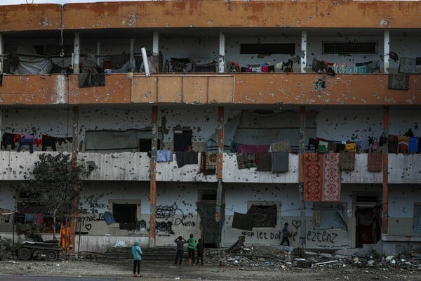 Γάζα: Οι μαθητές επιστρέφουν στο σχολείο - «Δεν έχουμε βιβλία, οι βιβλιοθήκες έχουν βομβαρδιστεί»