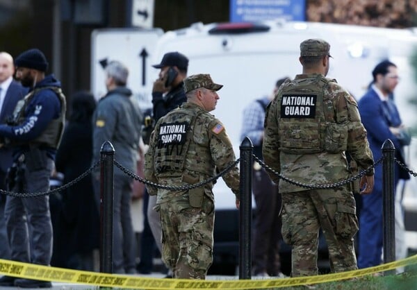 ΗΠΑ: Πέθανε το ένα μέλος της Εθνοφρουράς που είχε τραυματιστεί από πυρά κοντά στον Λευκό Οίκο