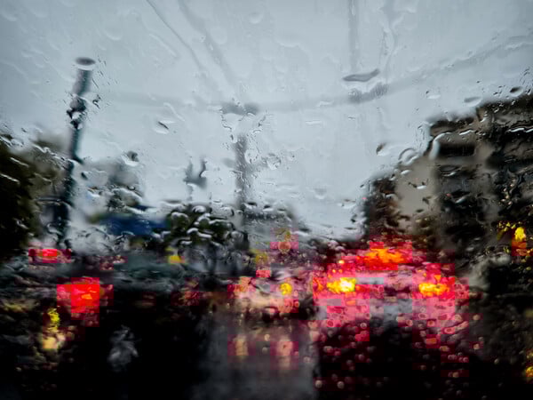 Κίνηση στους δρόμους: Κυκλοφοριακό χάος στην Αττική - «Στο κόκκινο» βασικοί οδικοί άξονες 