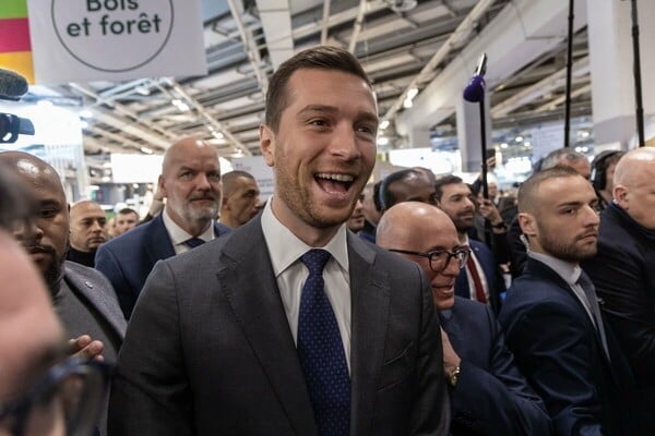 Γαλλία: Σαφές προβάδισμα για την ακροδεξιά και τον Ζορντάν Μπαρντελά