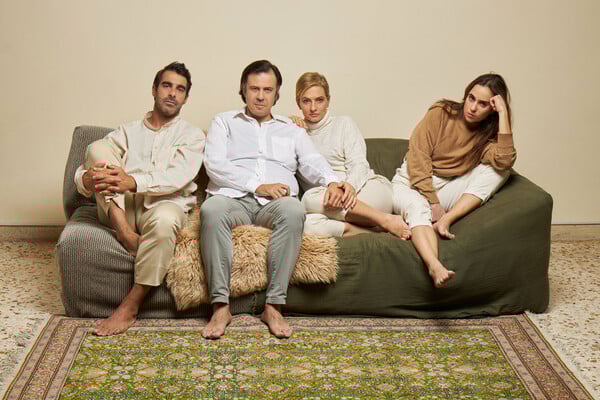 17 παραστάσεις που παίζουν Δευτερότριτα στις αθηναϊκές σκηνές τώρα