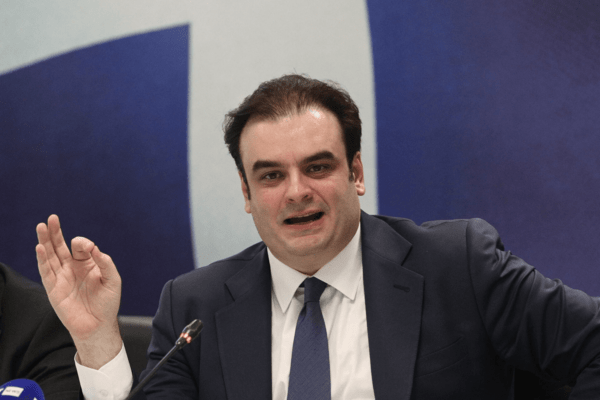 Bloomberg: Ο Πιερρακάκης ανακοινώνει σήμερα την υποψηφιότητά του για την προεδρία του Eurogroup