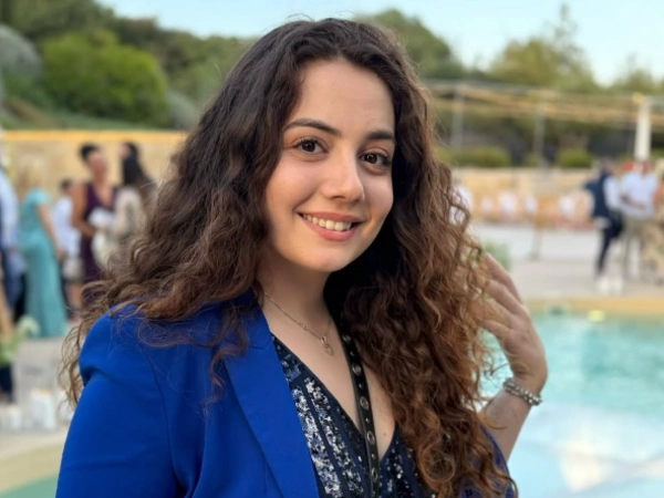 Στέφανη Χαραλάμπους: Ψευδής είδηση τη «πέθανε» στο Facebook - Η απάντηση της ηθοποιού