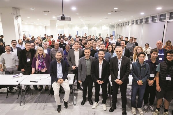 Δήμος Αθηναίων και ΔΑΕΜ ανοίγουν τον δρόμο της Τεχνητής Νοημοσύνης μαζί με τη νέα γενιά