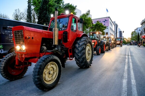 ΑΓΡΟΤΕΣ ΜΠΛΟΚΑ ΚΙΝΗΤΟΠΟΙΗΣΕΙΣ