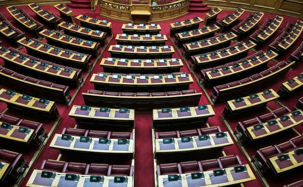 Αλλαγές σε φόρους, μισθούς και οικοδομικές άδειες – Τι προβλέπεται από το 2026