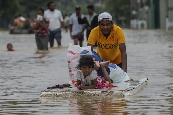 Πάνω από 150 νεκροί στη Σρι Λάνκα μετά τον κυκλώνα «Ντίτβα» – Σε κατάσταση έκτακτης ανάγκης η χώρα