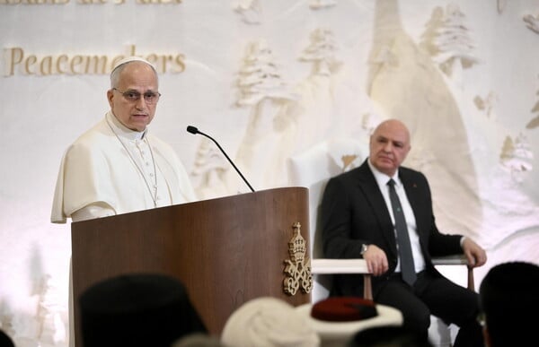 Από τον Λίβανο, ο Πάπας Λέων τάσσεται υπέρ της λύσης δύο κρατών στο Παλαιστινιακό