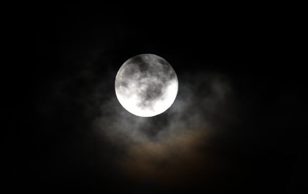 Πανσέληνος Δεκεμβρίου 2025: Πότε θα εμφανιστεί η «Ψυχρή Υπερπανσέληνος»; 