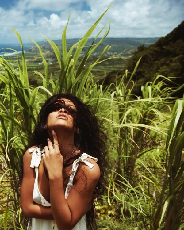 Η Rihanna δημοσίευσε σπάνιες φωτογραφίες με τα παιδιά της