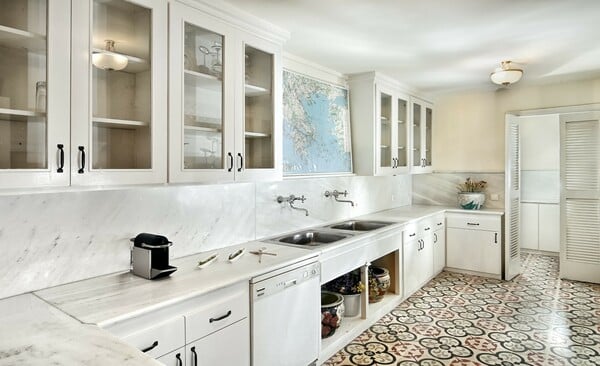 Σπίτι «στη σκιά» της Ακρόπολης πωλείται για 9.5 εκατομμύρια ευρώ