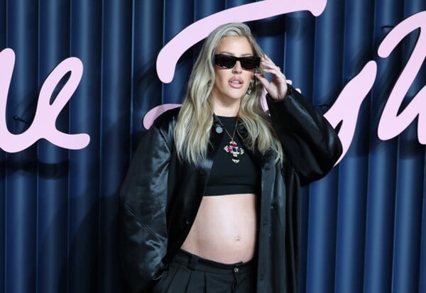 ELLIE GOULDING ΕΓΚΥΟΣ