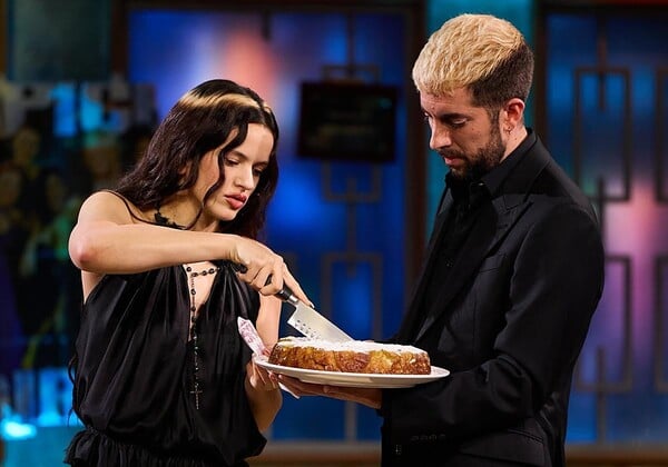 Δοκιμάσαμε το «14-Carat Cake» της Rosalía