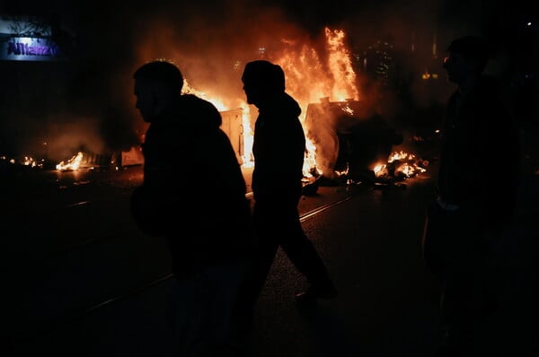 «Gen Z is coming»: Χιλιάδες νέοι στη Βουλγαρία διαδηλώνουν κατά της διαφθοράς