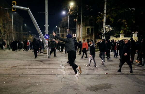 «Gen Z is coming»: Χιλιάδες νέοι στη Βουλγαρία διαδηλώνουν κατά της διαφθοράς