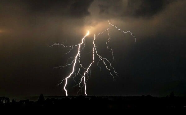 Καιρός - Τσατραφύλλιας: Έρχεται κρίσιμο 48ωρο με καταιγίδες, χαλαζοπτώσεις, νοτιάδες και χιόνια
